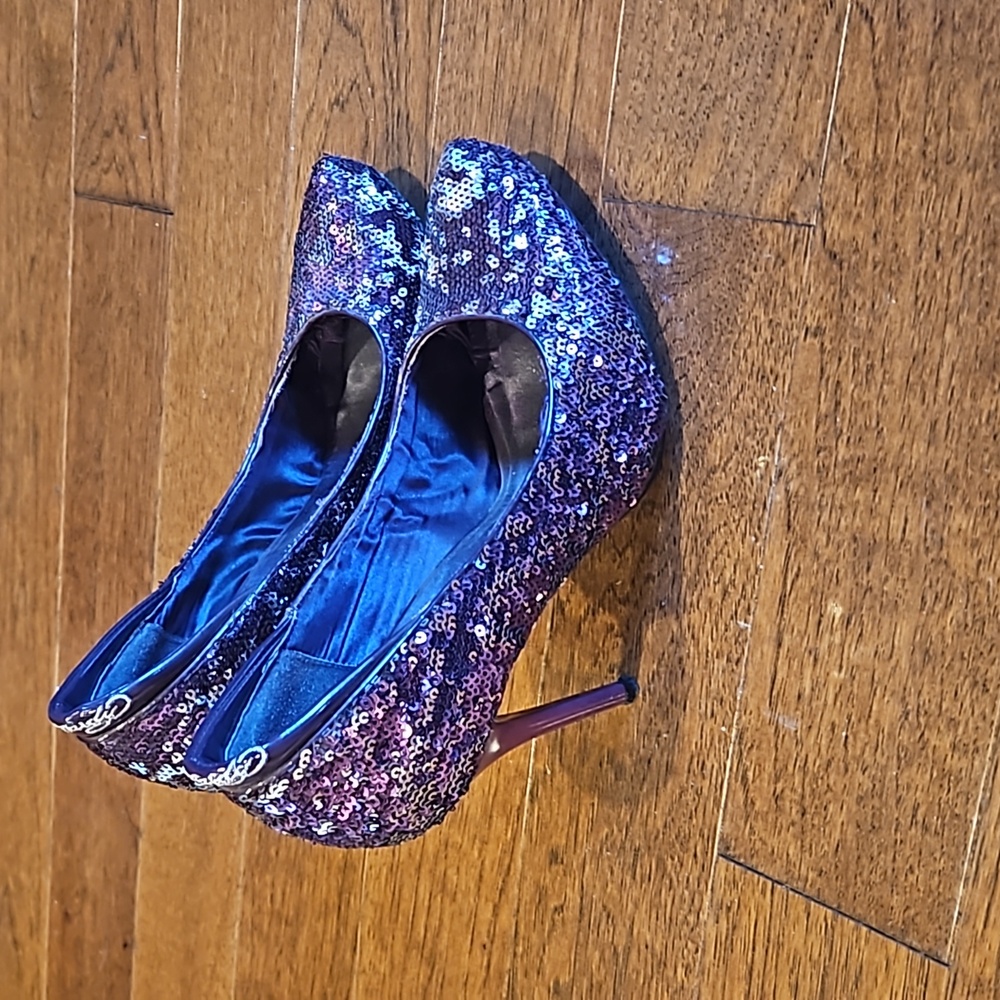 Ed Hardy Purple Silver Sequin shoes size 7